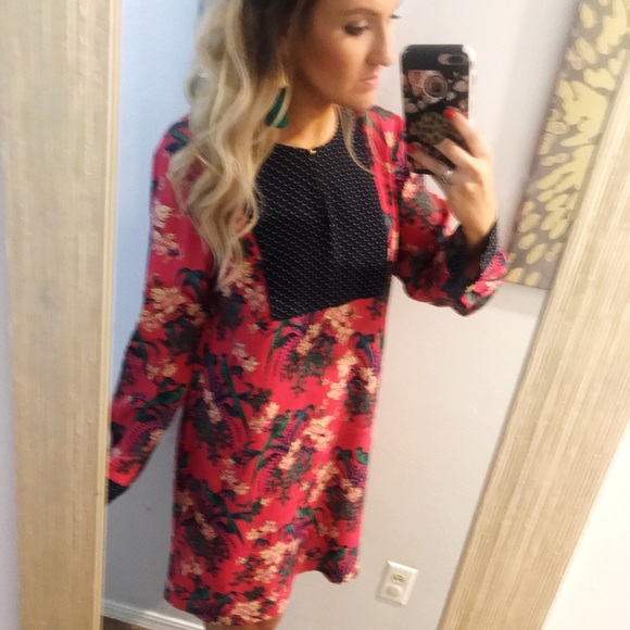 Meet Your Posher ❤️💋 - Picture 4 of 4